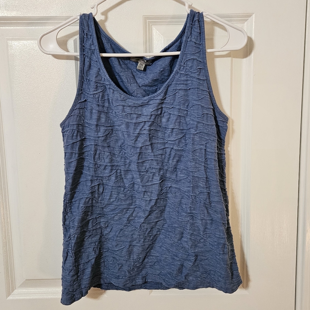 Textured blue tank top